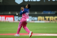 Uthappa spotted purportedly applying saliva on ball