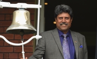 Kapil Dev suffers heart attack, undergoes angioplasty
