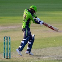 All-round Rashid Khan hands Qalandars a nail-biting victory