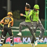 Overseas contingent elevate Lahore to 10-run win - As it happened