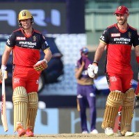 Maxwell, de Villiers help RCB down hapless KKR to make it three in three