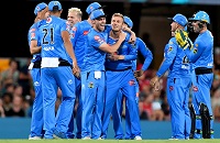 Strikers aim to extend Scorchers' winless streak