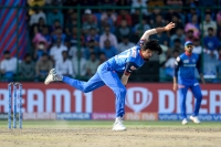 Ishant ruled out of IPL due to ribcage injury