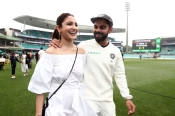 Gavaskar creates controversy after Kohli's off day, Anushka calls it 'distasteful