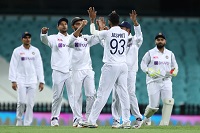 Sydney offers to host two Tests