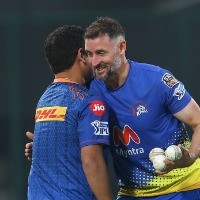 Hussey leaves for Australia after recovering from Covid-19