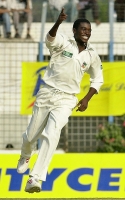Elton Chigumbura to retire from international cricket after Pakistan series