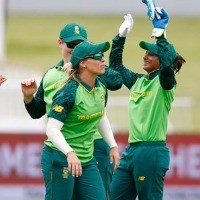 South Africa women edge Pakistan in 1st ODI