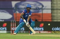 Shikhar Dhawan becomes the first opener to reach 500 fours in IPL