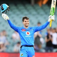 Carey, Agar help Strikers crush Heat by 82 runs