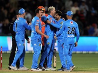 Strikers pummel winless Scorchers by 71 runs