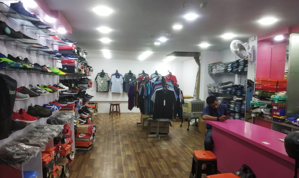 H & J BRAND STORE H & J BRAND STORE