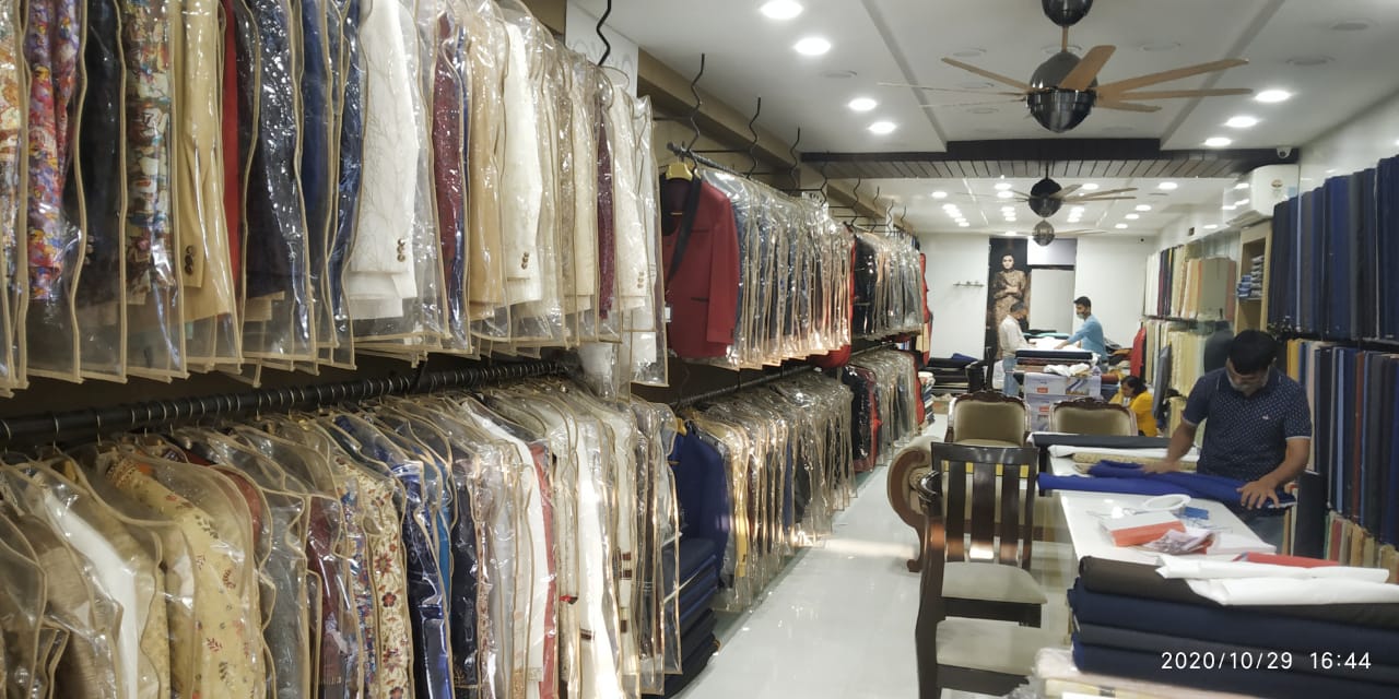 REAGALIA MEN'S BOUTIQUE REAGALIA MEN'S BOUTIQUE