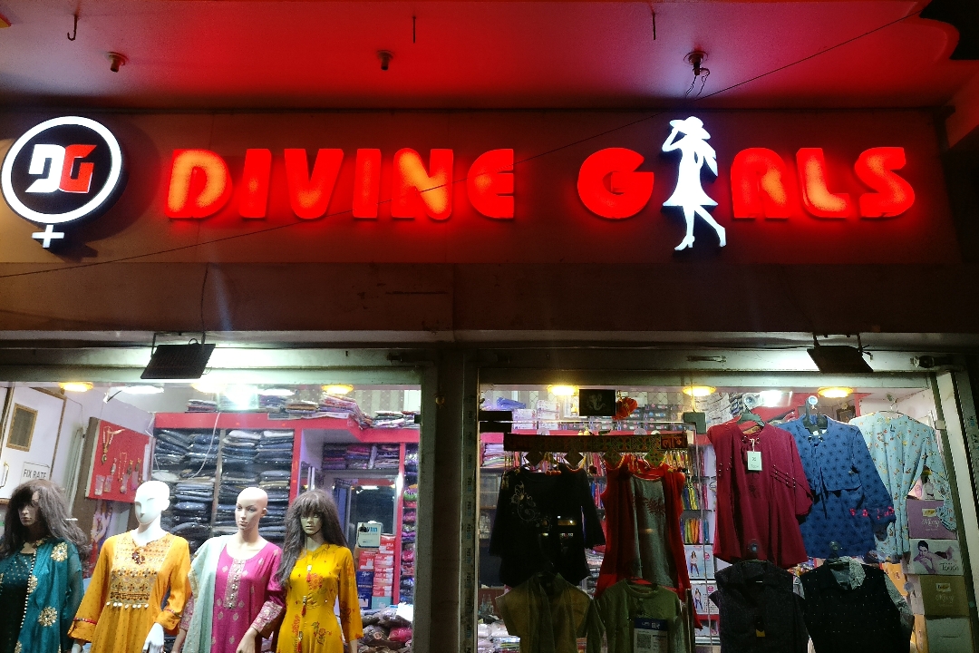 Divine girls Divine girls