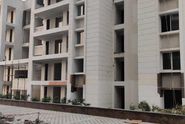 Low Rise Flats in Greater Noida