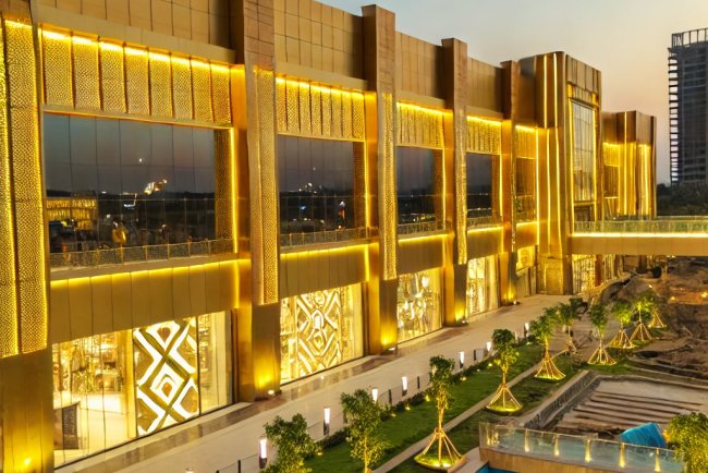 Mall in Greater Noida West