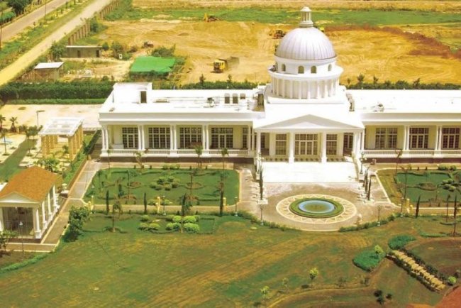 Manoj Gaur Palatial Bungalow House Address