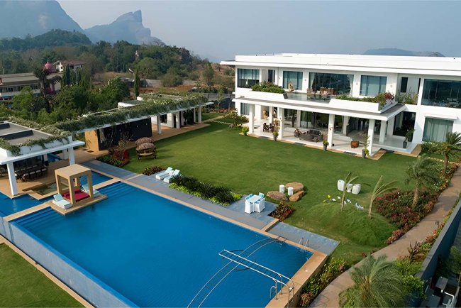 Inside Hrithik Roshan Properties: A Tour of His ₹100 Crore Juhu Sky-Villa