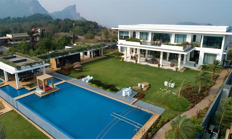 Inside Hrithik Roshan Properties: A Tour of His ₹100 Crore Juhu Sky-Villa