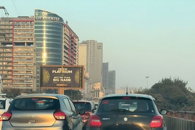 Noida Extension vs Noida: Where Should You Buy a Property?