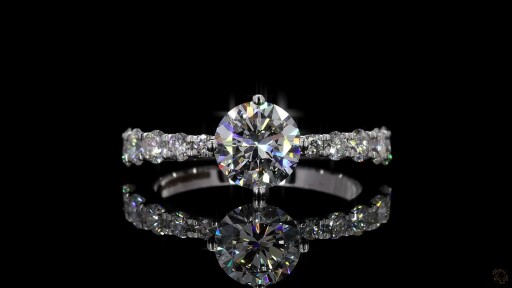 Ring in White Gold for Pavé Solitaire Thumbnail