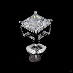 princess-cut-diamond-stud-earrings-in-white-gold-finish-5