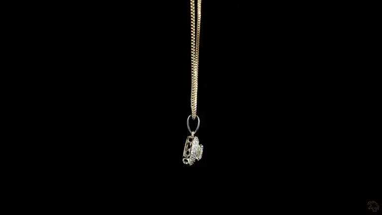 royal-halo-diamond-pendant-preview