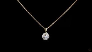 royal-halo-diamond-pendant-0