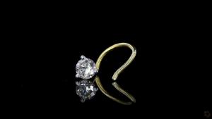 eternal-spark-diamond-nose-pin-3