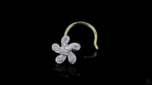 snowflake-flower-diamond-nose-pin-3