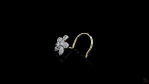 snowflake-flower-diamond-nose-pin-4