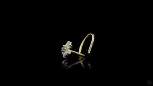 royal-emerald-blossom-nose-pin-4