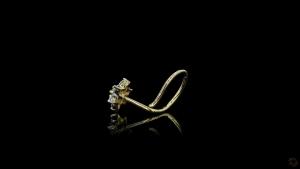 royal-emerald-blossom-nose-pin-5