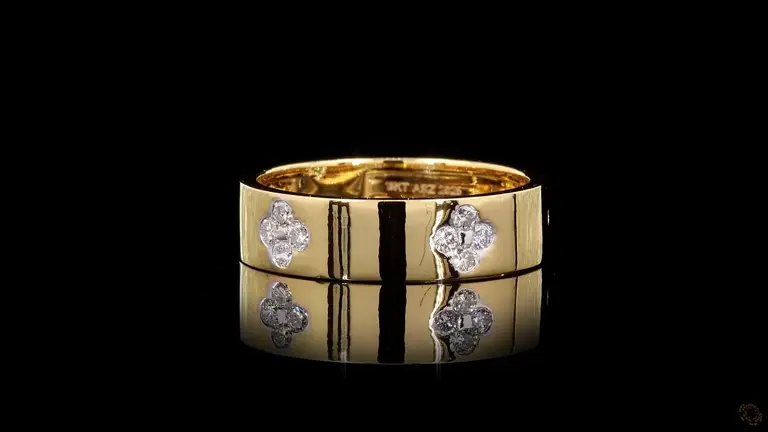 mens-gold-band-ring-with-diamond-clover-accents-preview