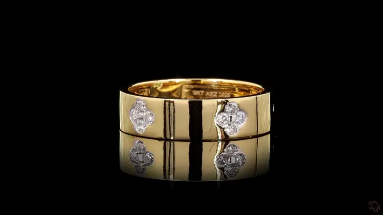 mens-gold-band-ring-with-diamond-clover-accents-p-r-r-25054