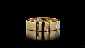 mens-gold-band-ring-with-diamond-clover-accents-3