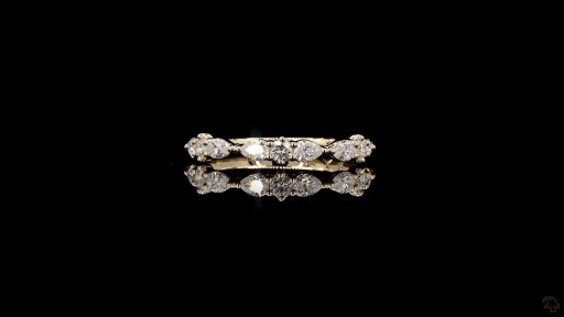 Elara Oval Diamond Band Thumbnail