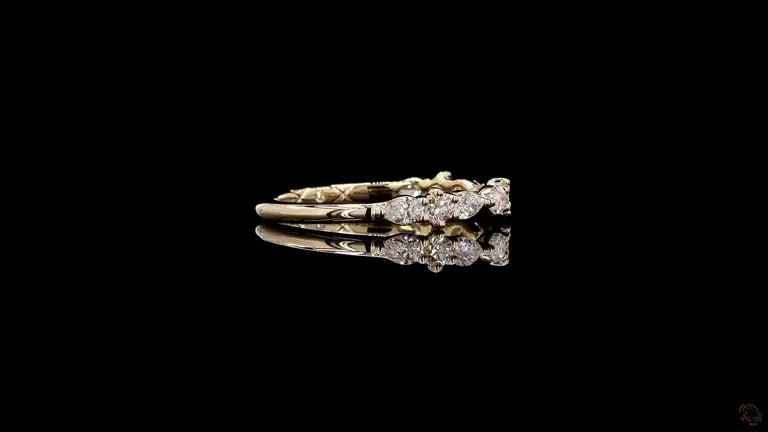 elara-oval-diamond-band-preview