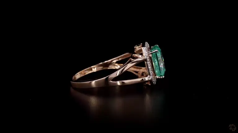 emerald-grace-halo-diamond-ring-preview
