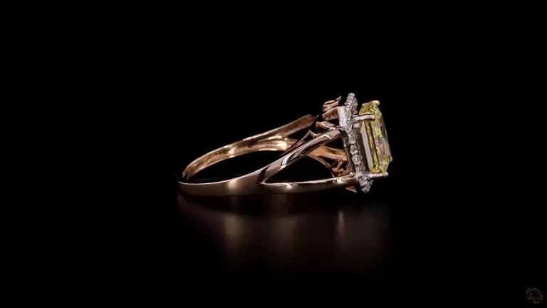 golden-empress-halo-diamond-ring-preview