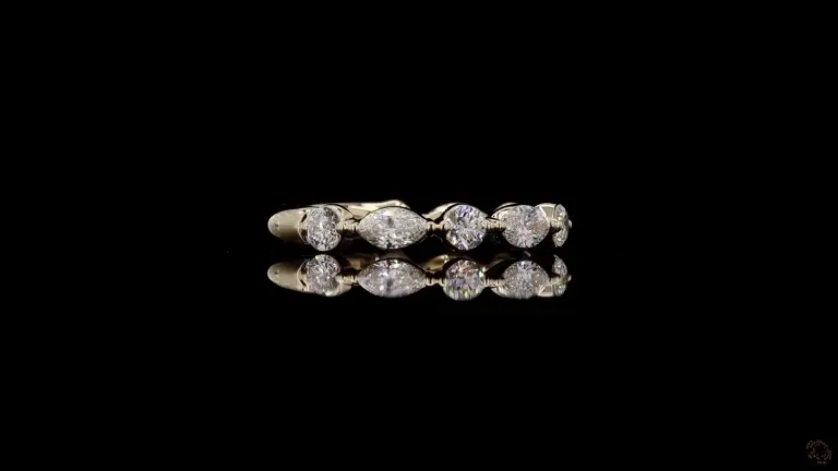 virelle-marquise-round-diamond-band-preview