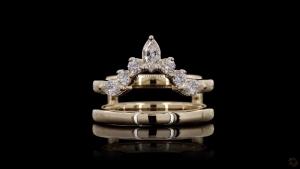 marquise-diamond-cluster-ring-set-in-yellow-gold-5