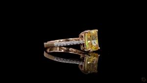 golden-aura-radiant-diamond-ring-4