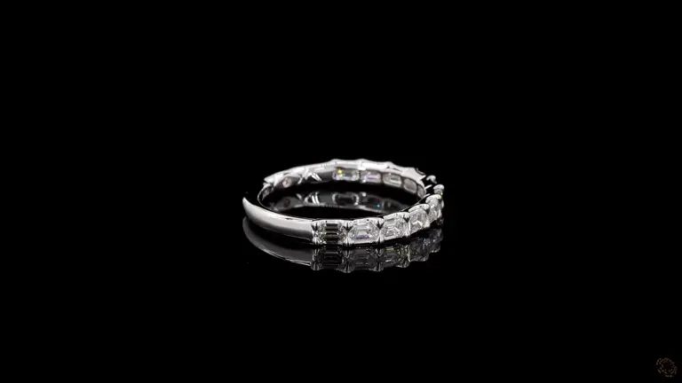 emerald-cut-diamond-set-band-in-white-gold-p-p-3d-11069