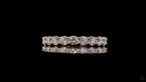round-brilliant-diamond-set-band-in-yellow-gold-5