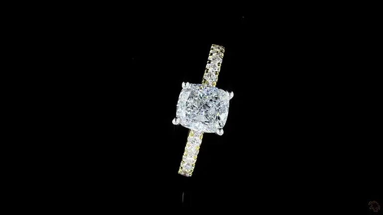 regal-radiance-cushion-diamond-ring-p-v-tp-1331