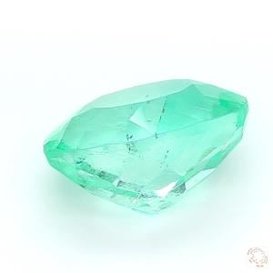 370-carat-green-natural-emerald-3