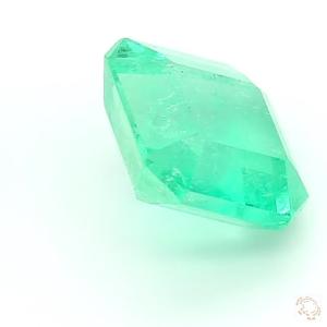 262-carat-green-natural-emerald-4