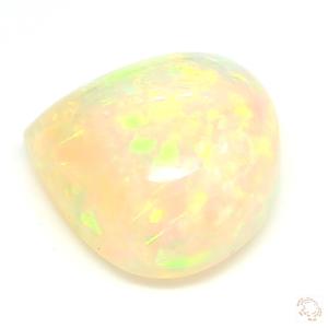 462-carat-white-natural-opal-3