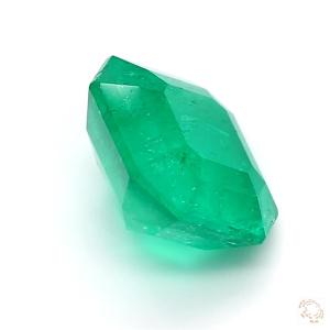 362-carat-green-natural-emerald-4